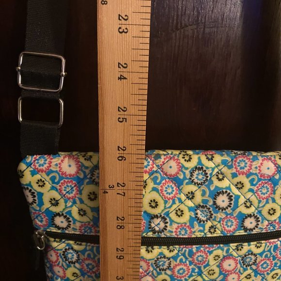 NWOT Floral Quilted Crossbody Bag - Picture 4 of 6